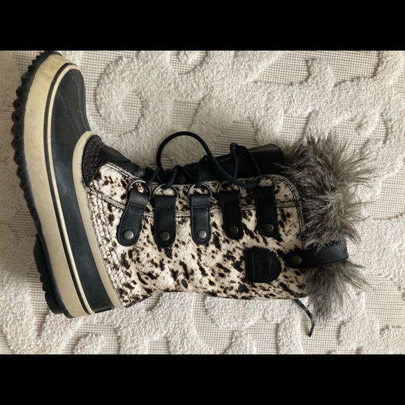 Sleek Joan of Arctic Animal Print, Sz 6 - Picture 2 of 7